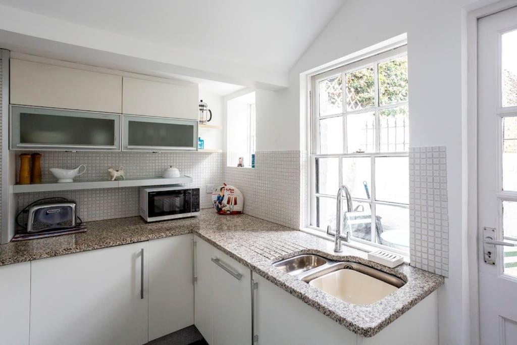 Old Anchor Cottage, Broadstairs. Екстер'єр фото